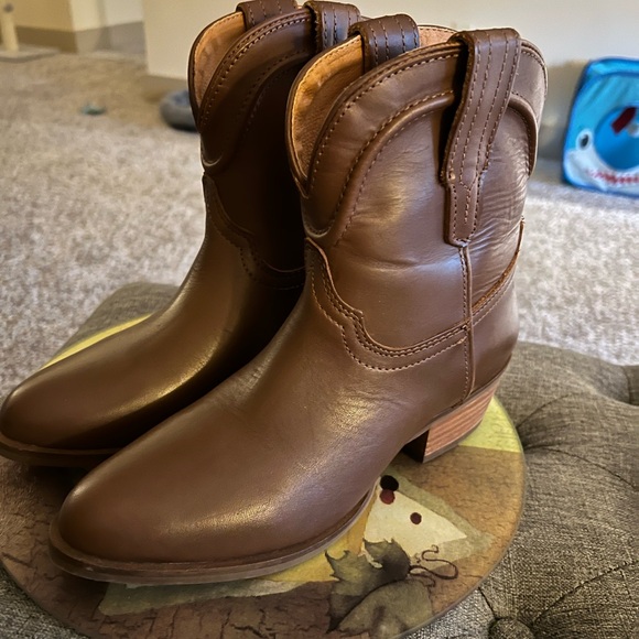 NWOB Gorgeous Dingo SEGUARO Brown/Tan LEATHER BOOTIE  6.5 - Picture 6 of 10